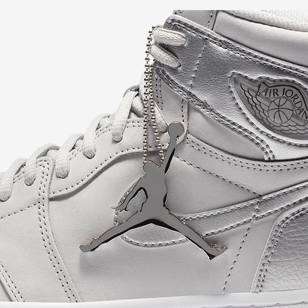 ナイキ エアージョーダン スニーカー コピー  Air Jordan 1 Retro Hi Silver 25th Anniversary 2010    201017a05