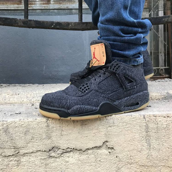 送関込 LEVI’S  AIR JORDAN 4 RETRO NRG LEVIS リーバイス 青/黑/白  201020A11