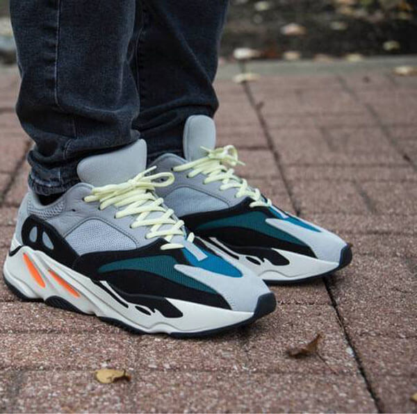 アディダス Yeezy Boost 700 Wave Runner イージー ウェーブランナー B75571