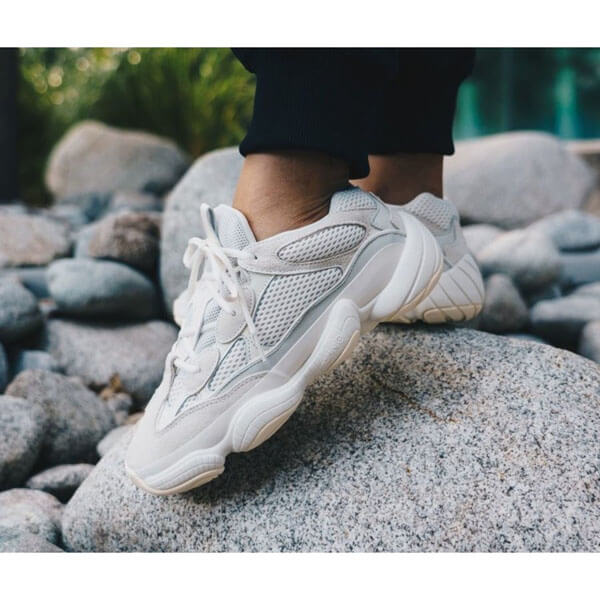 入手困難激レア!Yeezy Boost 500 Bone White　イージーブースト1106a8