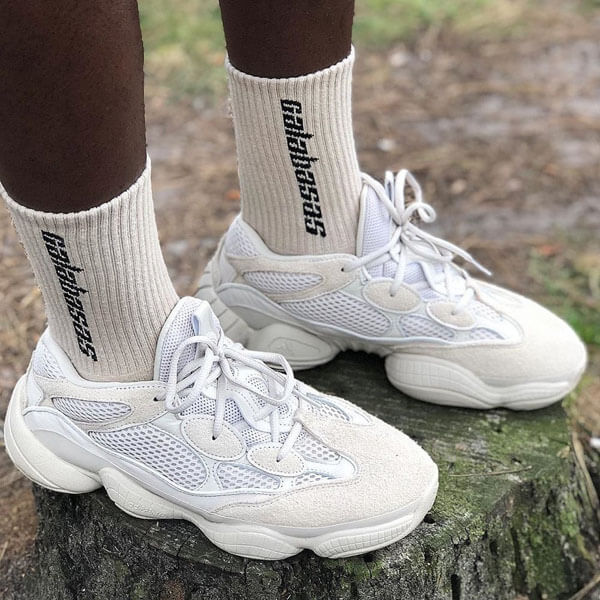 入手困難激レア!Yeezy Boost 500 Bone White　イージーブースト1106a8