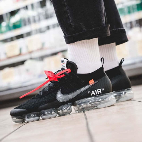 オフ ホワイト ナイキ エアマックス スニーカー コピー ナイキ ランニングシューズ 大人気★数量限定【OFF-WHITE X 】AIR VAPORMAX FLYKNIT AA3831-001