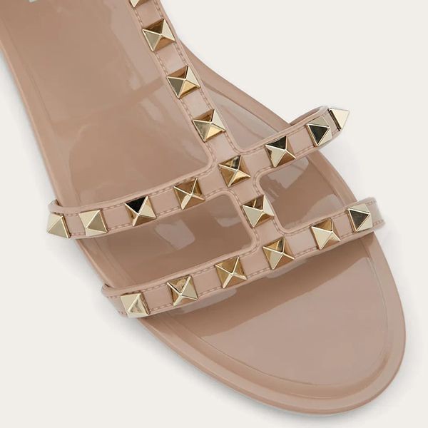 ヴァレンティノ サンダル 偽物★ROCKSTUD FLAT RUBBER SANDAL サンダル 0H38-PVS-P45