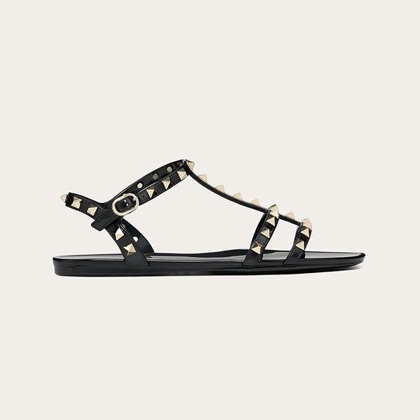 ヴァレンティノ サンダル 偽物★ROCKSTUD FLAT RUBBER SANDAL サンダル 0H38-PVS-P45