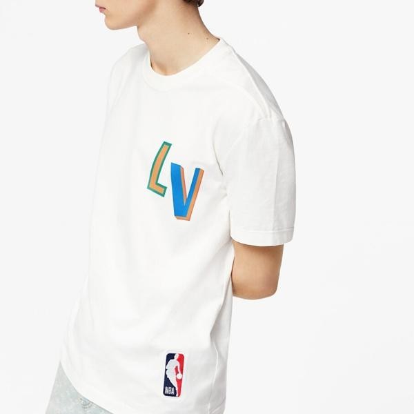 21FW★ルイヴィトン Tシャツ コピー★ルイヴィトン NBA フロントアンドバックレタープリントTシャツ 1A8X8R