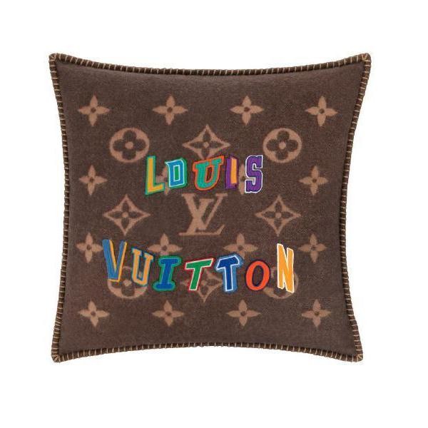 【ルイヴィトン】秋物新作 2021 LETTERS CUSHION クッション コピー 21063017