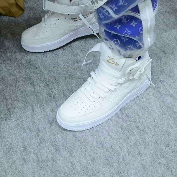 ルイヴィトン ナイキ エアフォース1 コピー スニーカー Air Force 1 完売必須 21070630