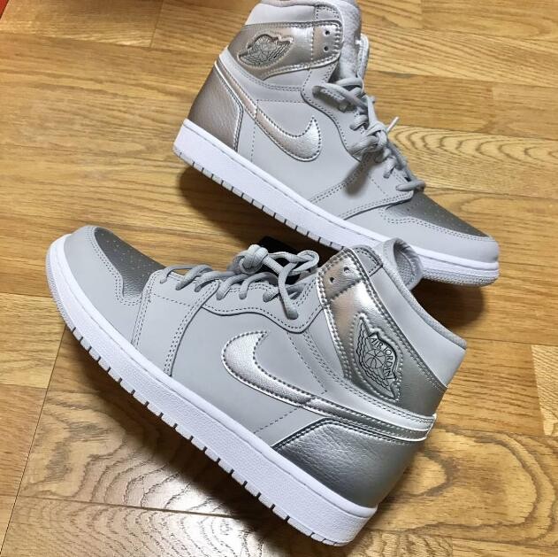 人気話題！ナイキ エアージョーダン スニーカー コピー  Air Jordan 1 CO Japan Tokyo Grey "Suitcase"201017a01