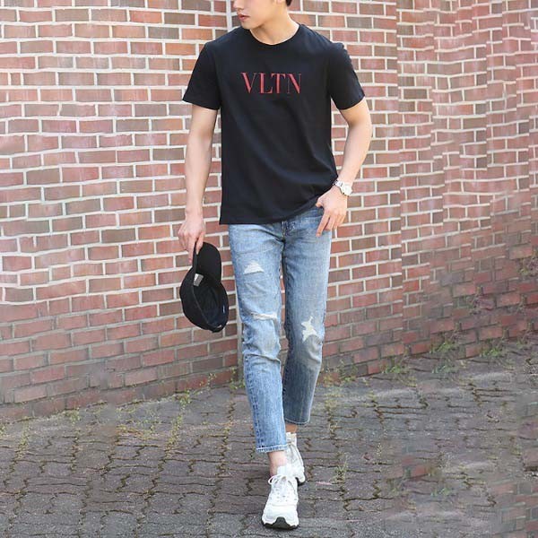 ヴァレンティノ ロゴ Tシャツ 偽物★VLTN ロゴ Tシャツ★クルーネックカットソー TV3MG10V3LE 2色