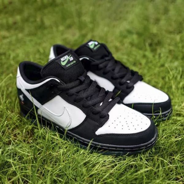 在庫ありナイキ SB Dunk Low Staple Panda Pigeon - ダンクパンダ コピーピジョンBV1310-013