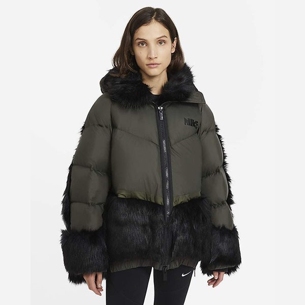 【関税・送料込】追跡あり！ナイキ x sacai 偽物 レディース NRG PARKA ダウンジャケットCT3267-010​