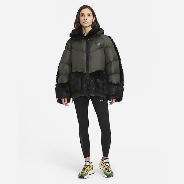 【関税・送料込】追跡あり！ナイキ x sacai 偽物 レディース NRG PARKA ダウンジャケットCT3267-010​