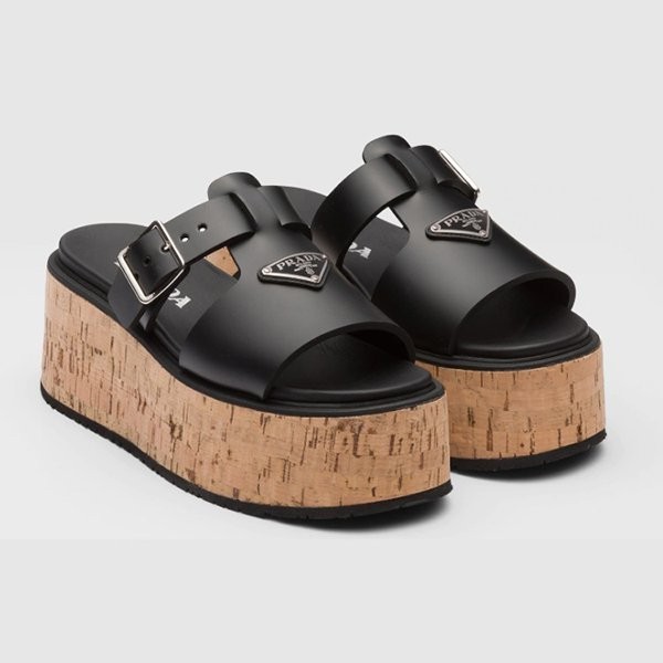 大人気！プラダ 偽物 Rubber wedge platform sandals ウェッジサンダル