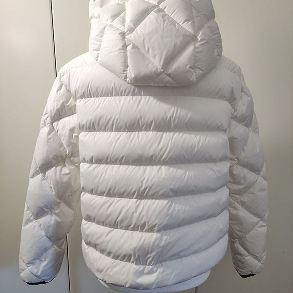 すぐ届【モンクレール】Arvouin ショートダウンジャケット 偽物