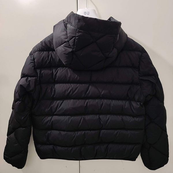 すぐ届【モンクレール】Arvouin ショートダウンジャケット 偽物
