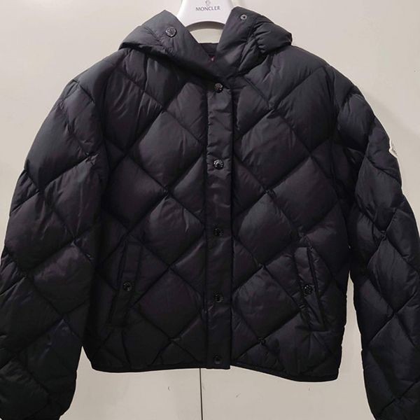 すぐ届【モンクレール】Arvouin ショートダウンジャケット 偽物
