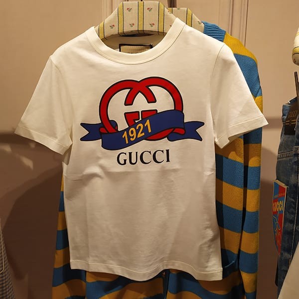 【セレブ多数愛用】グッチ GGモチーフ1921 コットンTシャツ 偽物 748287 XJFND 9095