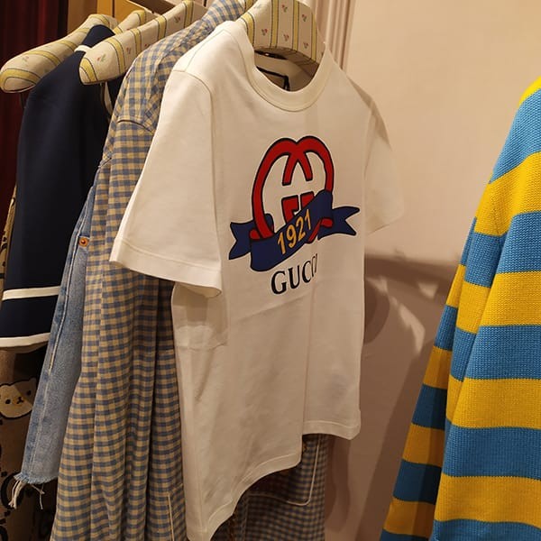【セレブ多数愛用】グッチ GGモチーフ1921 コットンTシャツ 偽物 748287 XJFND 9095