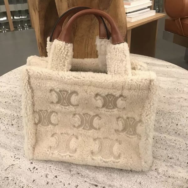 新作セリーヌ 偽物  ハンドバッグ トリオンフ刺繍入り 199163FK5.02NT