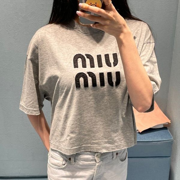 ★ミュウミュウ 偽物★ロゴ刺繍入り コットン 半袖Tシャツ03061