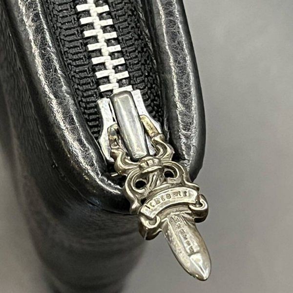 お洒落で可愛いクロムハーツ コノリーレザー 偽物ミニウォレット 財布 フローラルクロス コインケース030823