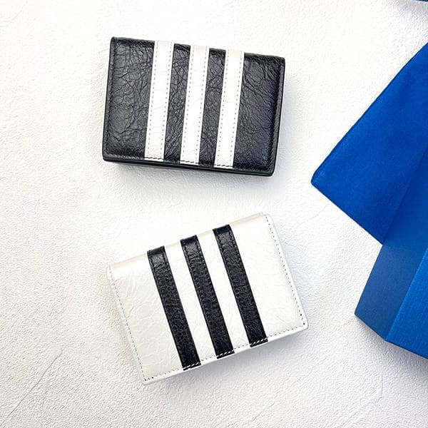 【カラバリ豊富】バレンシアガ×アディダス n級品 限定コラボ 折りたたみ財布 2色 721893210m6
