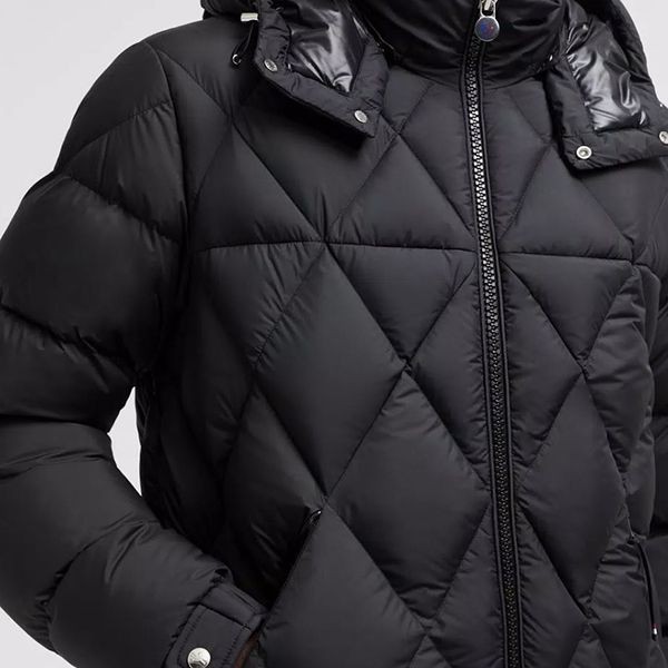 入手困難モンクレール averole ショートダウンジャケット コピー mc08154