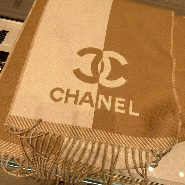 ＜最新で絶対欲しい>◆どんなコーデにも合う◆シャネル バイカラーマフラー コピー cc09276