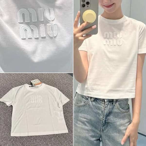 [優良店]ミュウミュウ エンボスロゴ入りホワイトコットンtシャツ mjn483