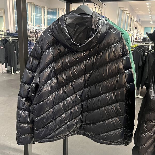 【セールで奇跡の入荷！】【モンクレール 偽物】最終セール！shama フード付き ダウン ブラック