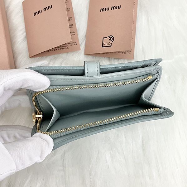 【ミュウミュウ】Compact Wallet ロゴベルト 三つ折り財布 5ML058