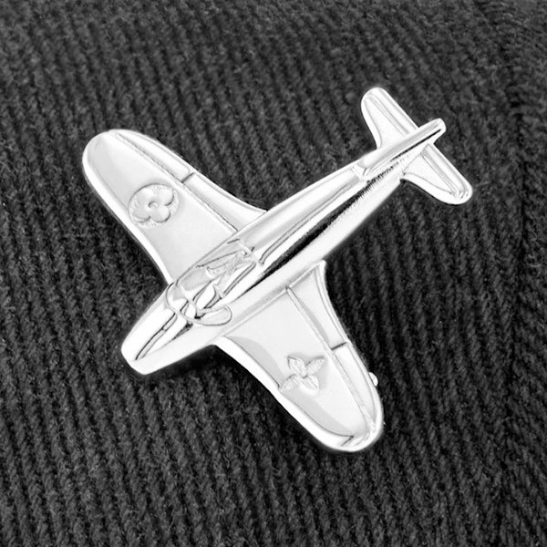 定番【飛行機のブローチがアクセント♪】ルイヴィトン★キャップ 偽物 LV プレーン M5012M