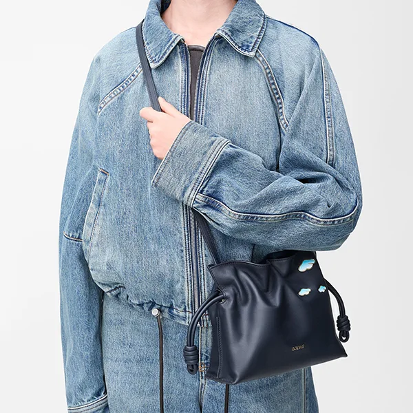 ロエベ 並行輸入品 ナッパカーフスキンのミニフラメンコクラッチバッグ lyw22231