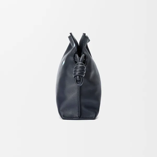 ロエベ 並行輸入品 ナッパカーフスキンのミニフラメンコクラッチバッグ lyw22231