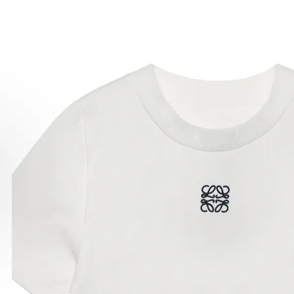 ロエベ フィットがきれいなクロップド半袖Tシャツ S540Y07XCD-2100