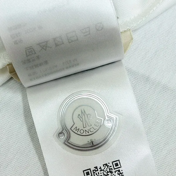 数量限定版モンクレール グラフィティ ロゴ ロングスリーブ Tシャツ コピー ロンT K1091 8D00005 89AJS