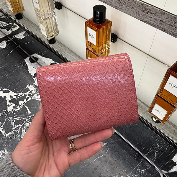 待望の再入荷セリーヌ トリオンフウォレット 偽物 パイソン10D784GF2.25PI