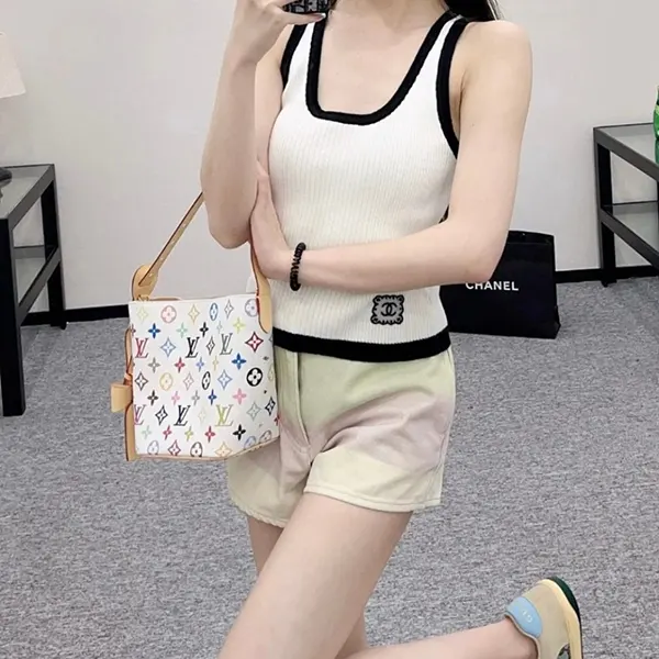[一番信用]シャネル バイカラータンクトップ コピー P79494-K11480-NAEEL