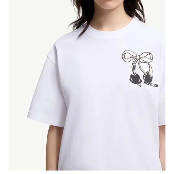 トレンド感たっぷりモンクレール ビーズロゴ コットン Ｔシャツ パチモン K20938C000