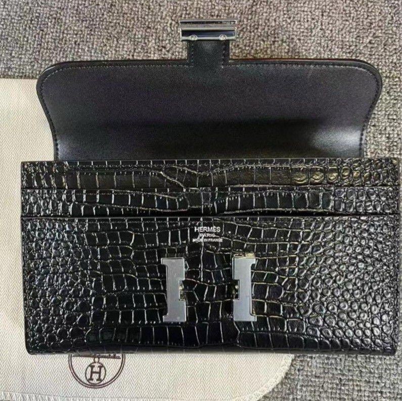 エルメス クロコダイルレザー 二つ折り財布 金具がシルバー 25071401