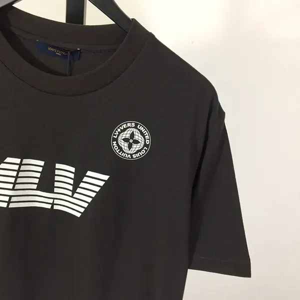 ルイヴィトン ウォッシュドプリンテッド コットンTシャツ 1AHCLA