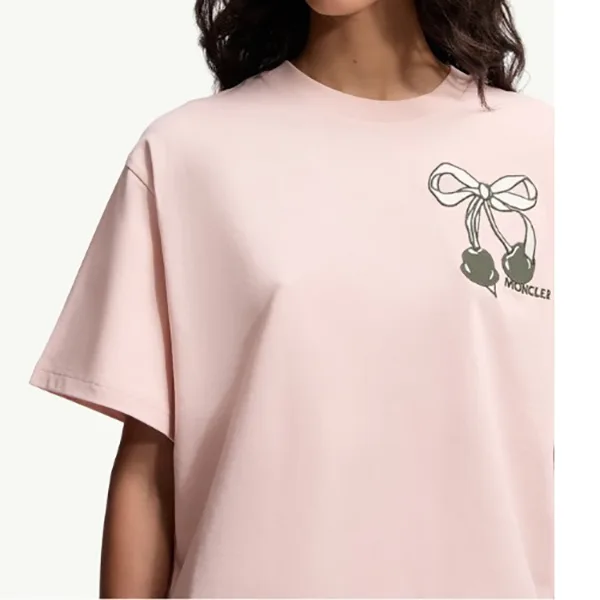 トレンド感たっぷりモンクレール ビーズロゴ コットン Ｔシャツ パチモン K20938C000