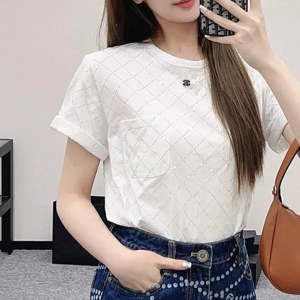 バックスタイルもエレガント♡シャネルマトラッセTシャツ 偽物 P79556