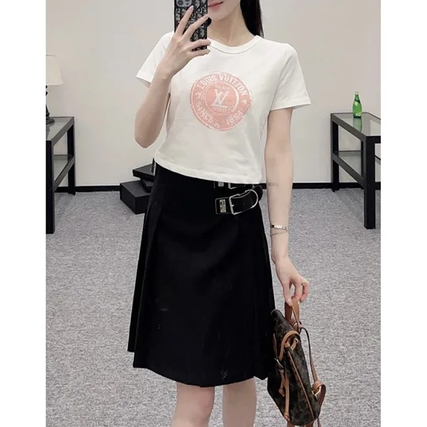 レプリカルイヴィトン★クロップトップ 偽物 Tシャツ【幅広いコーデで活躍♪】1AHIZ