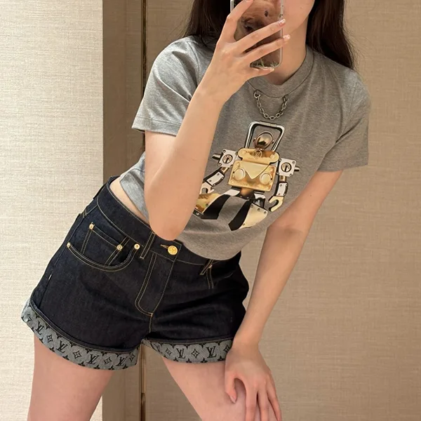 大人気！ルイヴィトン Ｔシャツ パチモン 1AI43【遊び心あるロボットプリントが魅力】