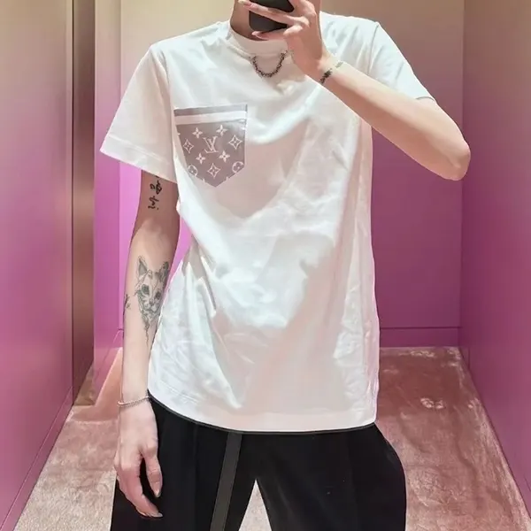 ルイヴィトン n級品 モノグラム ポケットTシャツ 1AGSKO