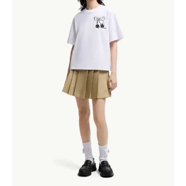 トレンド感たっぷりモンクレール ビーズロゴ コットン Ｔシャツ パチモン K20938C000
