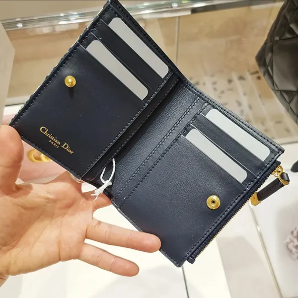 ディオール 30 モンテーニュ n級品 ダリア ウォレット S2197UTZQ