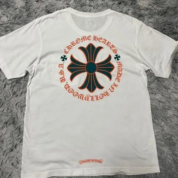 大人気定番クロムハーツ プレミアムなロゴTシャツ スーパーコピー w25082101
