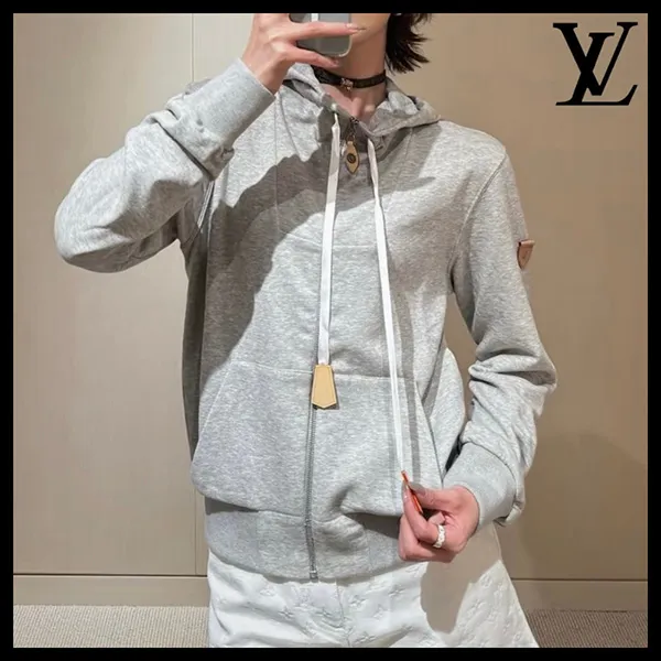 可愛い【モノトーンカラーが上品♪】ルイヴィトン 偽物★フーディ 1AIAFX